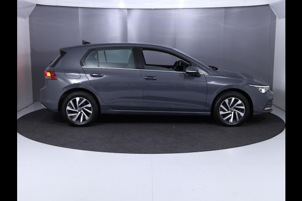 Volkswagen Golf 1.4 eHybrid Style 204 pk Automaat (DSG) | Navigatie | Parkeersensoren | Adaptieve cruise control | Stoelverwarming |