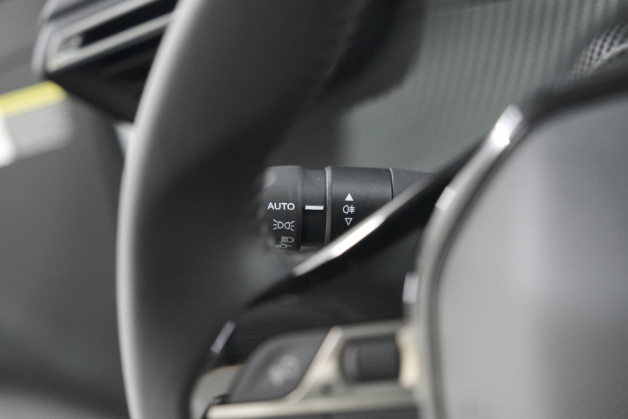 Peugeot 208 PureTech 100 Allure Pack | Camera | Stoelverwarming | Apple Carplay | Parkeersensoren