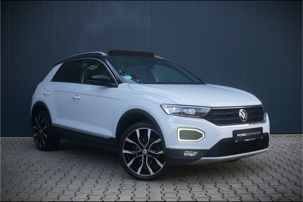 Volkswagen T-Roc 1.5 TSI Sport | Panoramadak | Camera | Automaat | Virtual | PDC | Apple Carplay | Ambiance Verlichting | Navigatie | Leer | Led | NAP | BTW | Adaptive Cruise Control |