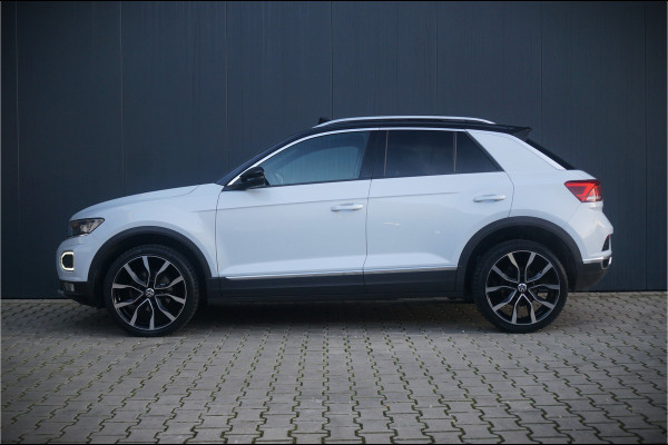 Volkswagen T-Roc 1.5 TSI Sport | Panoramadak | Camera | Automaat | Virtual | PDC | Apple Carplay | Ambiance Verlichting | Navigatie | Leer | Led | NAP | BTW | Adaptive Cruise Control |