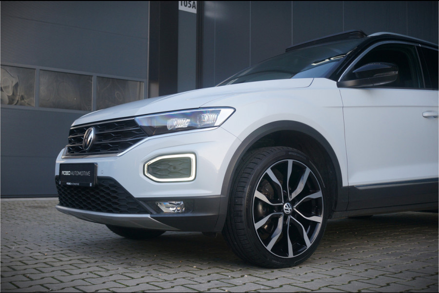 Volkswagen T-Roc 1.5 TSI Sport | Panoramadak | Camera | Automaat | Virtual | PDC | Apple Carplay | Ambiance Verlichting | Navigatie | Leer | Led | NAP | BTW | Adaptive Cruise Control |