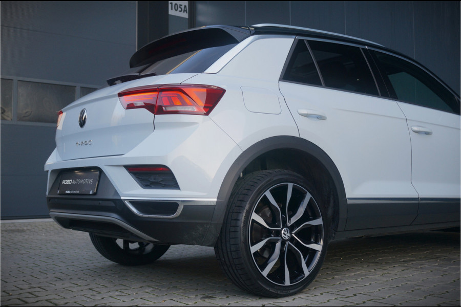 Volkswagen T-Roc 1.5 TSI Sport | Panoramadak | Camera | Automaat | Virtual | PDC | Apple Carplay | Ambiance Verlichting | Navigatie | Leer | Led | NAP | BTW | Adaptive Cruise Control |