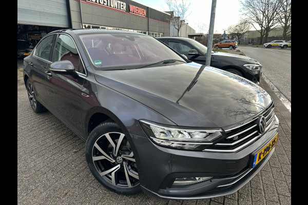 Volkswagen Passat 1.5 TSI R-LINE 2021 DSG FACE-LIFT VIRTUAL-COCKPIT CAMERA NAP