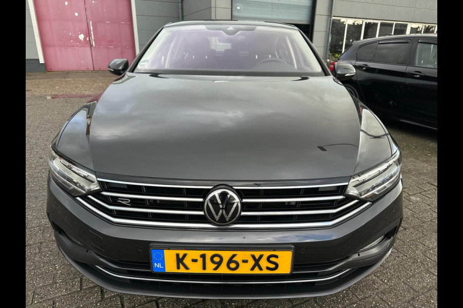 Volkswagen Passat 1.5 TSI R-LINE 2021 DSG FACE-LIFT VIRTUAL-COCKPIT CAMERA NAP