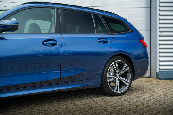 BMW 3 Serie Touring 330e High Executive Adapt. Cruise Harman Kardon Trekhaak Keyless