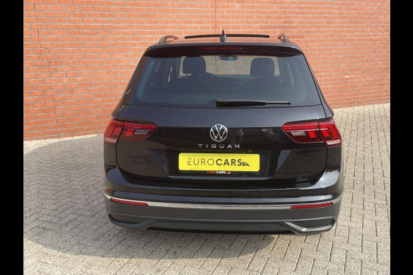 Volkswagen Tiguan 1.5 TSI 150pk DSG Life | Panoramadak | Navigatie | d.m.v. Apple Carplay / Android Auto | Parkeersensoren | Adaptive Cruise Control | Stoel- en stuurverwarming | Ledverlichting | Getinte ramen | Climate Control