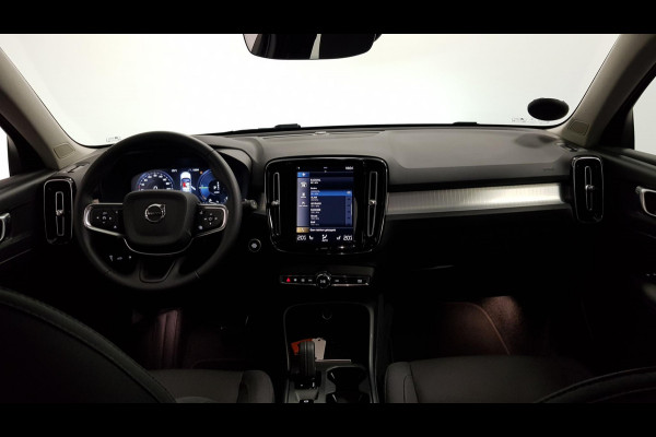 Volvo XC40 1.5 T4 211pk Inscription PHEV Automaat | Navigatie | Climate Control | Cruise Control adaptive | Trekhaak | Electrisch bedienbare achterklep