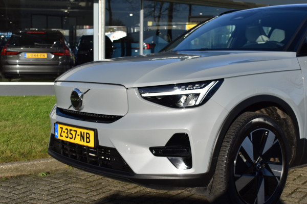 Volvo EX40 Twin Motor Performance 442 PK Plus 82 kWh Trekhaak | ACC | Blis | Stoel &Stuur verwarming | Elektr. stoel | Camera |  Leder |
