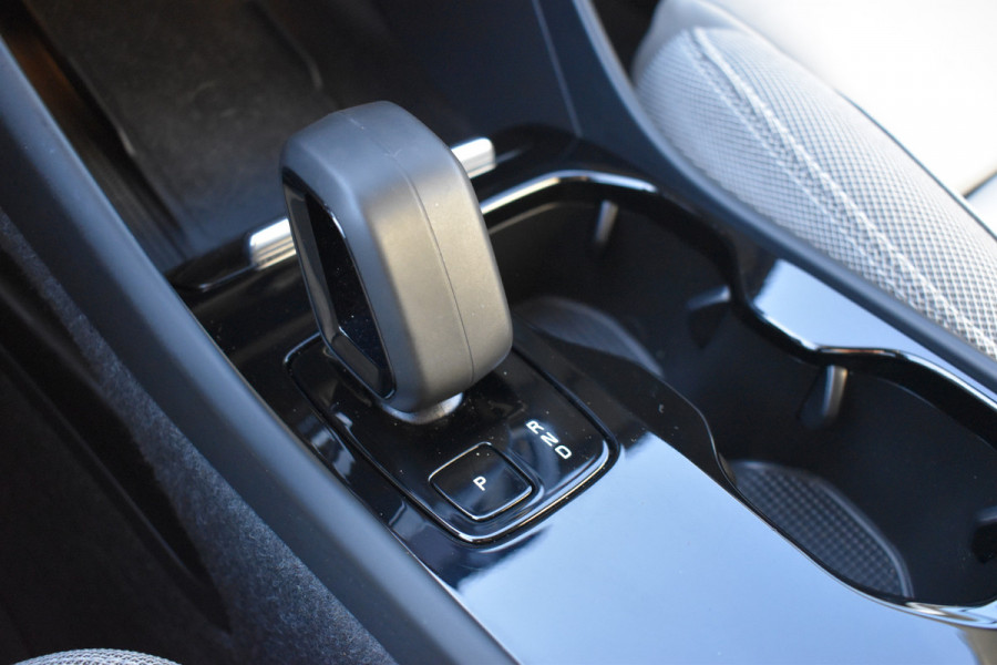Volvo EX40 Twin Motor Performance 442 PK Plus 82 kWh Trekhaak | ACC | Blis | Stoel &Stuur verwarming | Elektr. stoel | Camera |  Leder |