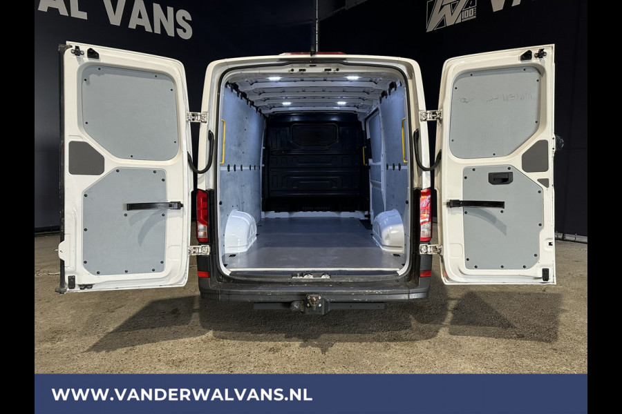 Volkswagen Crafter 2.0 TDI L3H2 L2H1 Euro6 Airco | Camera | Apple Carplay | Android Auto | Trekhaak Bijrijdersbank