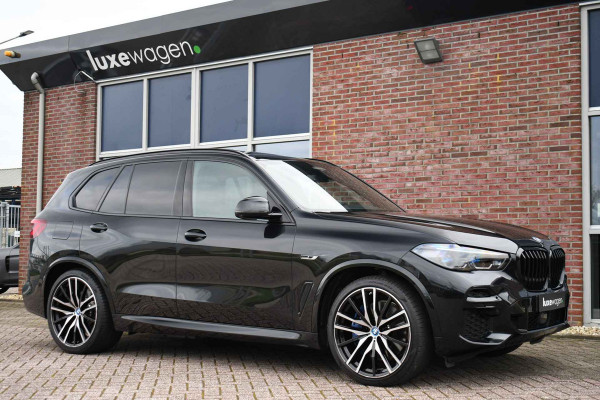 BMW X5 xDrive45e M-Sport M-zetels Pano Trekh Soft-close 360 HUD 22inch Laser