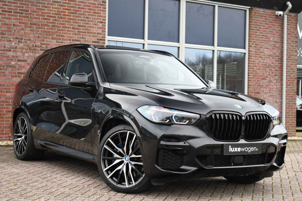 BMW X5 xDrive45e M-Sport M-zetels Pano Trekh Soft-close 360 HUD 22inch Laser