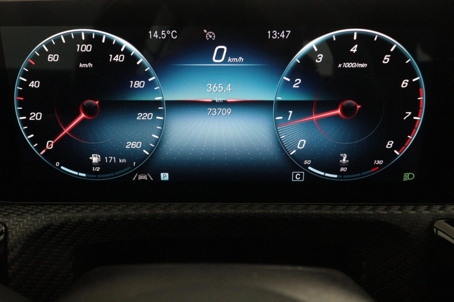 Mercedes-Benz A-Klasse 180 Business Solution (NAVIGATIE, STOELVERWARMING, CAMERA, PDC, 1e EIGENAAR, GOED ONDERHOUDEN)