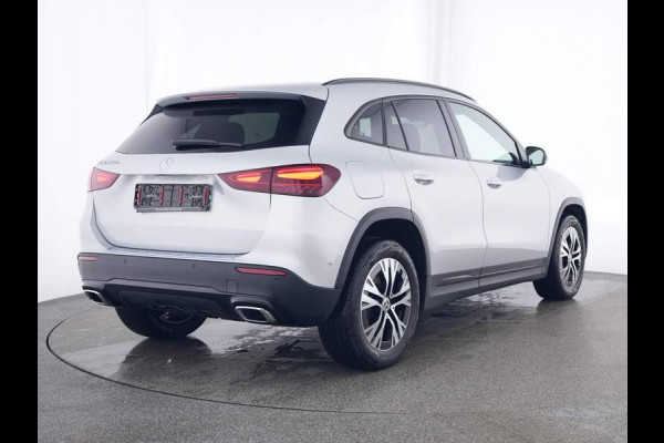 Mercedes-Benz GLA 250 e Face Lift Plug-In Hybride | Night Pakket | Dodehoek assist |11 kW Laden | Led koplampen | Achteruitrijcamera | Stuur en stoelverwarming | Inclusief 24 maanden MB Certified garantie voor Europa.