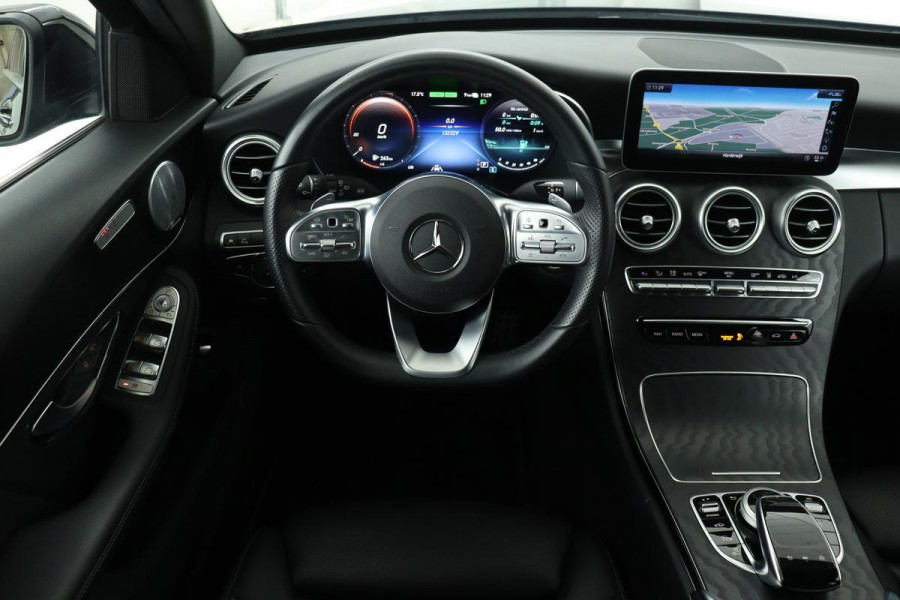 Mercedes-Benz C-Klasse 300de AMG | Adaptive cruise | Trekhaak | Burmerster Sound | Stoelverwarming | Leder | Matrix LED | Sfeerverlichting | Carplay | Navigatie | Camera