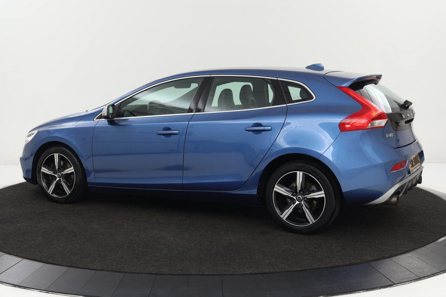 Volvo V40 2.0 T4 Business Sport | Stoelverwarming | Full LED | Leder/Alcantara | Sportstoelen | Navigatie | Climate control | R-design