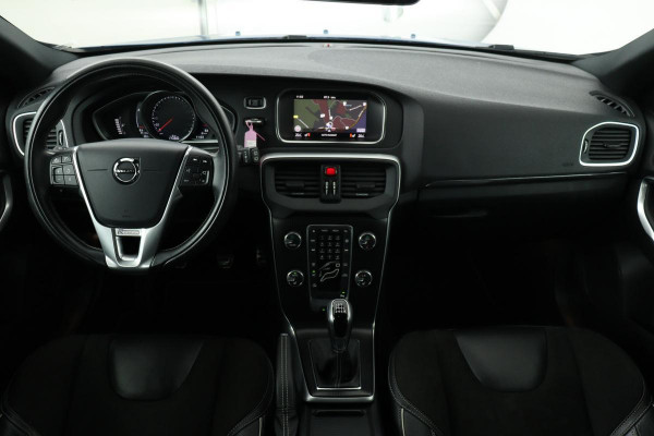 Volvo V40 2.0 T4 Business Sport | Stoelverwarming | Full LED | Leder/Alcantara | Sportstoelen | Navigatie | Climate control | R-design