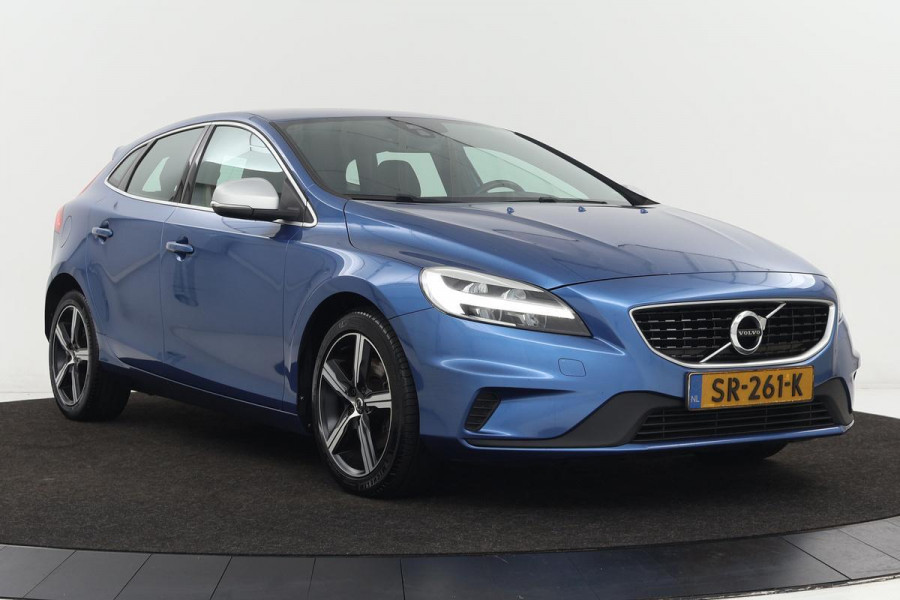 Volvo V40 2.0 T4 Business Sport | Stoelverwarming | Full LED | Leder/Alcantara | Sportstoelen | Navigatie | Climate control | R-design