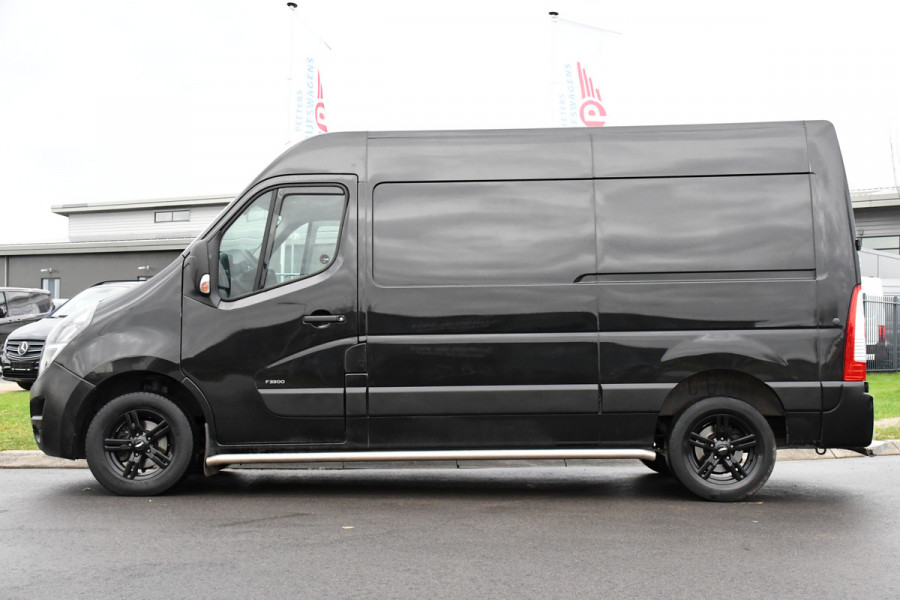 Opel Movano 2.3 Turbo L2H2 Black Edition Camera, Cruise, Multimedia, 135PK, Sensoren, Trekhaak, UNIEK!