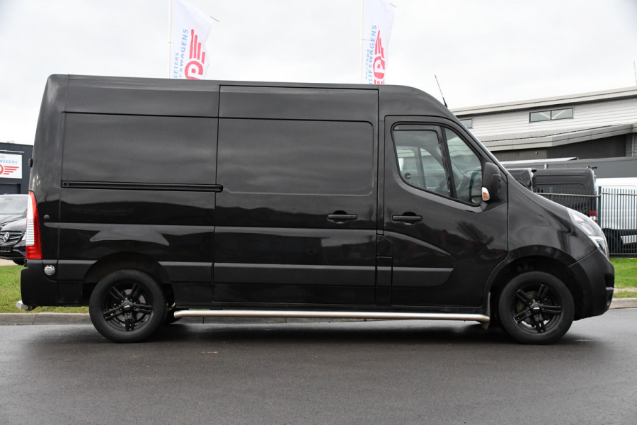 Opel Movano 2.3 Turbo L2H2 Black Edition Camera, Cruise, Multimedia, 135PK, Sensoren, Trekhaak, UNIEK!