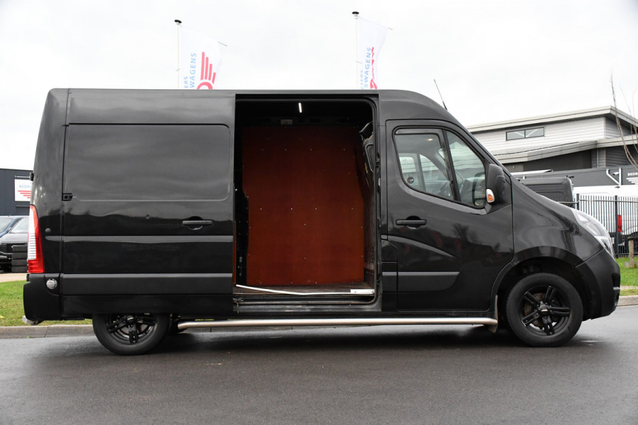 Opel Movano 2.3 Turbo L2H2 Black Edition Camera, Cruise, Multimedia, 135PK, Sensoren, Trekhaak, UNIEK!