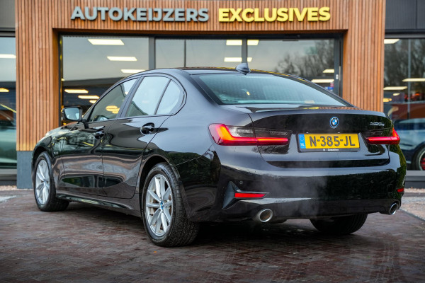 BMW 3-serie 320e Business Edition Plus Keyless Leder Stoelverw. DAB+ PDC LED 17”LM