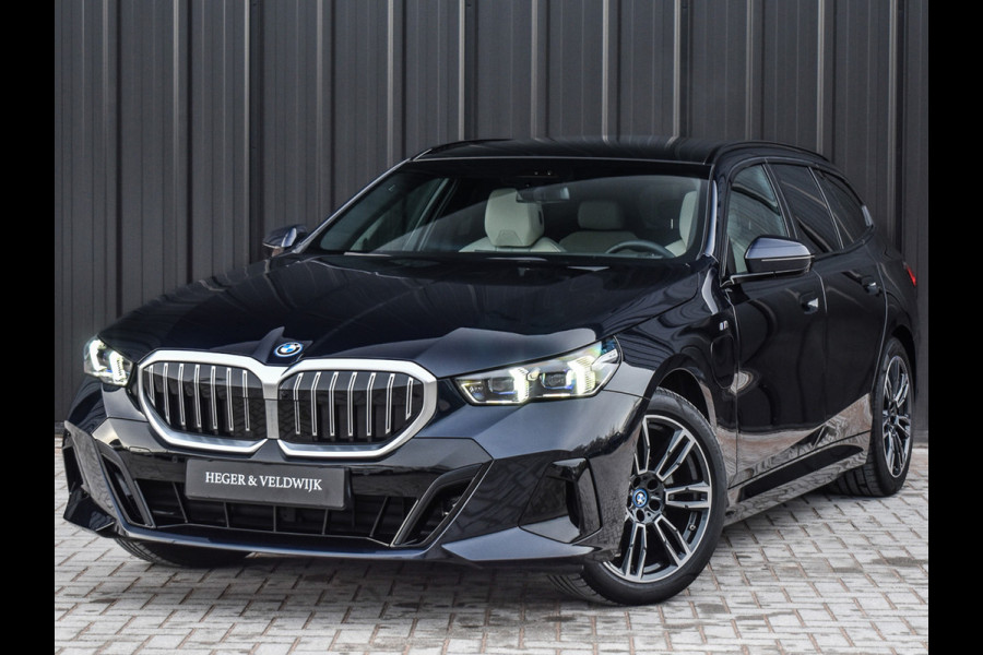 BMW 5 Serie Touring 530e xDrive | M-SPORT | PANORAMADAK | COMFORT ACCESS | TREKHAAK | MEMORY SEATS | 4-ZONE CLIMATE | ADAPTIVE LED | DRIVING