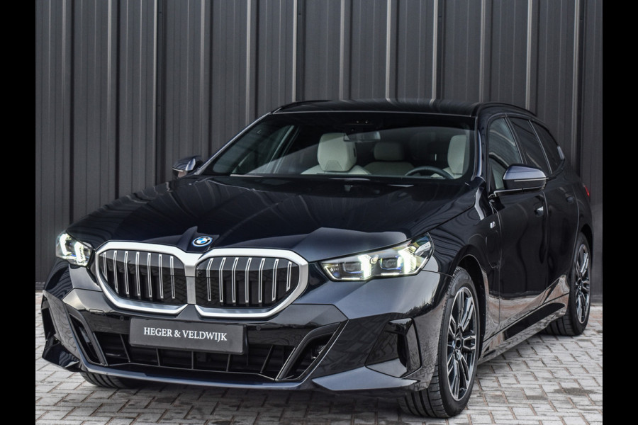 BMW 5 Serie Touring 530e xDrive | M-SPORT | PANORAMADAK | COMFORT ACCESS | TREKHAAK | MEMORY SEATS | 4-ZONE CLIMATE | ADAPTIVE LED | DRIVING