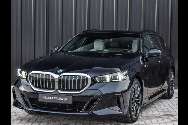 BMW 5 Serie Touring 530e xDrive | M-SPORT | PANORAMADAK | COMFORT ACCESS | TREKHAAK | MEMORY SEATS | 4-ZONE CLIMATE | ADAPTIVE LED | DRIVING