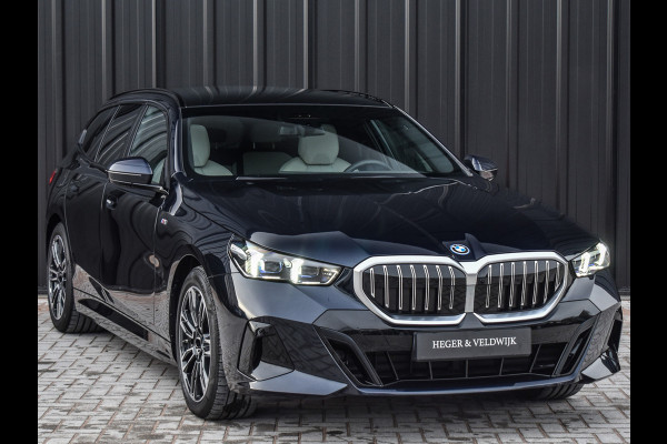 BMW 5 Serie Touring 530e xDrive | M-SPORT | PANORAMADAK | COMFORT ACCESS | TREKHAAK | MEMORY SEATS | 4-ZONE CLIMATE | ADAPTIVE LED | DRIVING