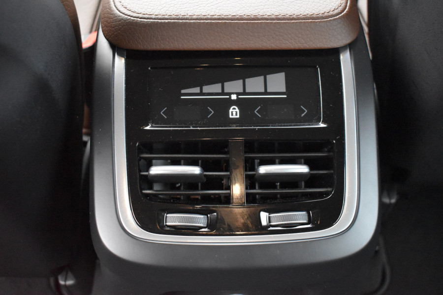 Volvo XC90 T8 390 PK Automaat Twin Engine AWD 2400kg trekgewicht | 360 camera | Leder | Stoelverwarming | Elektr. stoel | ACC | Blis | 19"LMV 2400kg trekgewicht