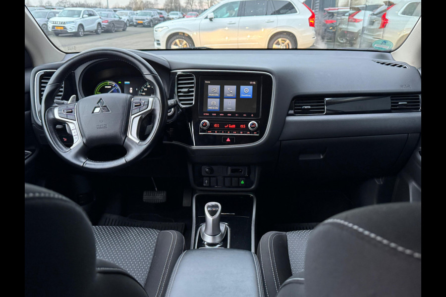 Mitsubishi Outlander 2.4 Intense Plug in Hybrid 225pk PHEV | Apple Carplay | Parkeersensoren | Stoelverwarming | L.M. 18" | Camera | Cruise Control | Climate Control | DAB |