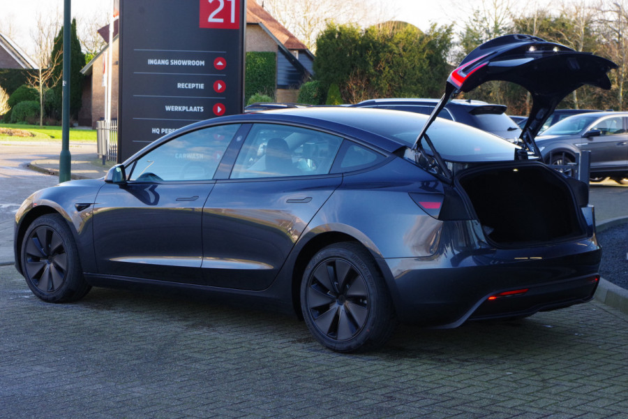 Tesla Model 3 Long Range RWD 78 kWh *PER-DIRECT LEVERBAAR*, Panoramadak, 4 x Stoelverwarming, Entertainment, 360 Camera