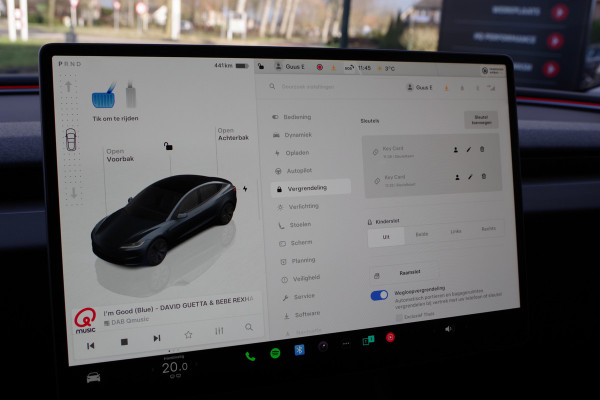 Tesla Model 3 Long Range RWD 78 kWh *PER-DIRECT LEVERBAAR*, Panoramadak, 4 x Stoelverwarming, Entertainment, 360 Camera