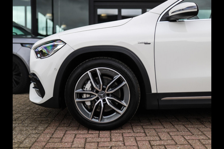 Mercedes-Benz GLA AMG 35 4MATIC | Trekhaak |  Camera | Pano | Sfeerverlichting | Stoelverw.