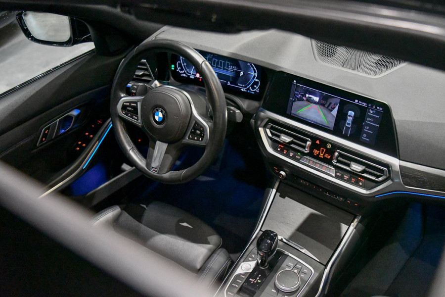 BMW 3-serie 320e M-Sport, Aero, Pano, Laser, Camera, Keyless, BTW, Sfeer, Hifi, Trekhaak, CarPlay!