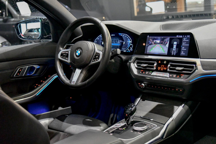 BMW 3-serie 320e M-Sport, Aero, Pano, Laser, Camera, Keyless, BTW, Sfeer, Hifi, Trekhaak, CarPlay!