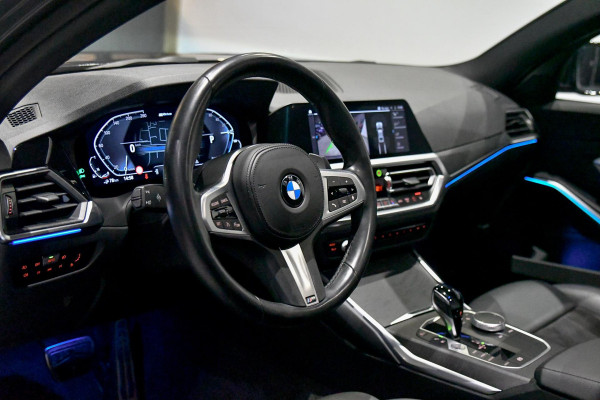 BMW 3-serie 320e M-Sport, Aero, Pano, Laser, Camera, Keyless, BTW, Sfeer, Hifi, Trekhaak, CarPlay!