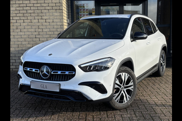 Mercedes-Benz GLA 250e Progressive Face Lift-NIGHT-CAMERA-TREKHAAK-COMPLEET