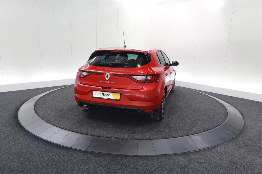 Renault Mégane TCe 140 Limited | Camera | Apple Carplay | Parkeersensoren | Navigatie