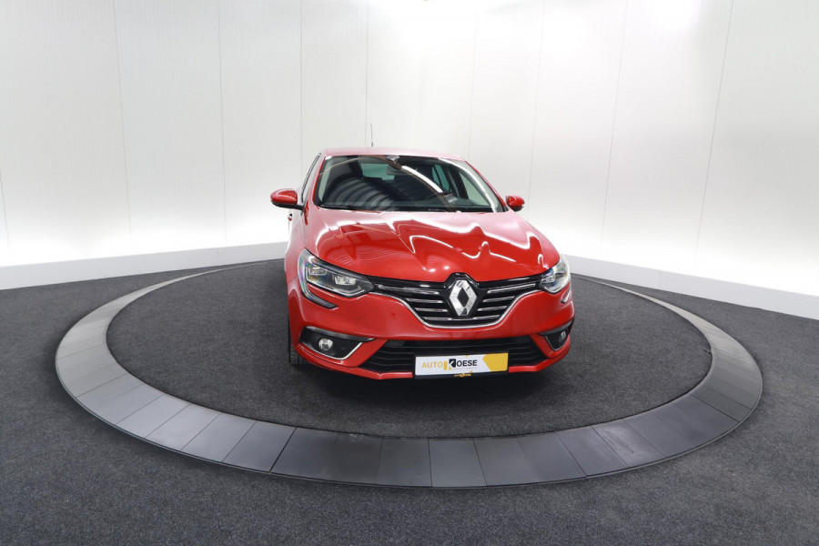 Renault Mégane TCe 140 Limited | Camera | Apple Carplay | Parkeersensoren | Navigatie