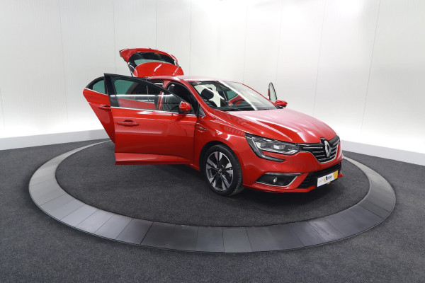 Renault Mégane TCe 140 Limited | Camera | Apple Carplay | Parkeersensoren | Navigatie