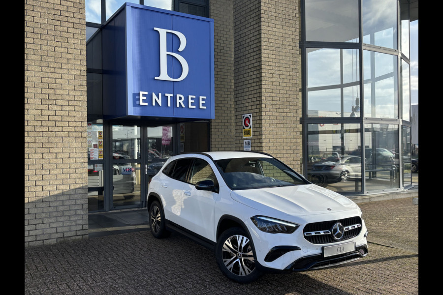 Mercedes-Benz GLA 250e Progressive Face Lift-NIGHT-CAMERA-TREKHAAK-COMPLEET