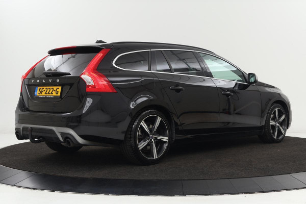 Volvo V60 2.0 D3 R-Design | Stoel & stuurverwarming | Adaptive cruise | Camera | Keyless | Xenon | Achterbankverwarming | Navigatie | Standkachel | Leder/Alcantara