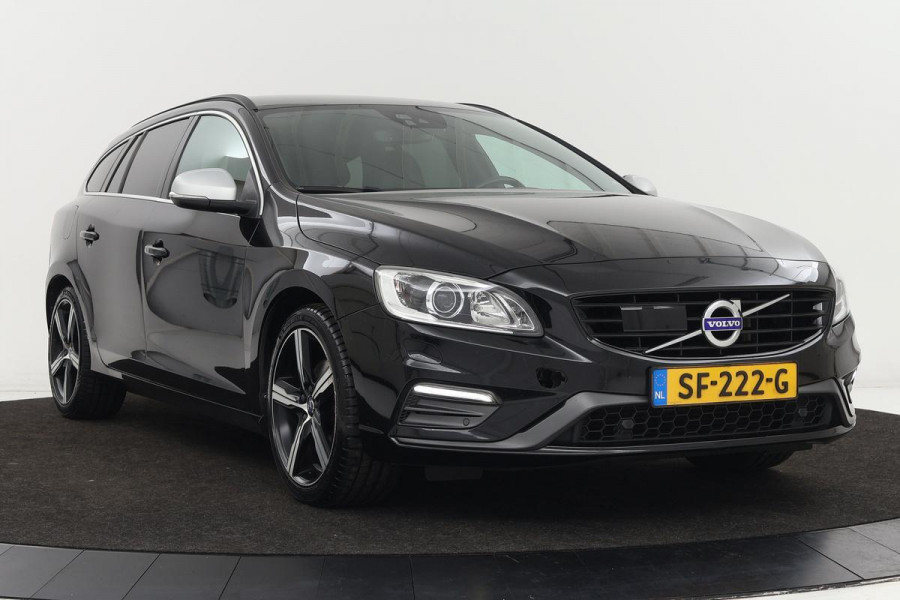 Volvo V60 2.0 D3 R-Design | Stoel & stuurverwarming | Adaptive cruise | Camera | Keyless | Xenon | Achterbankverwarming | Navigatie | Standkachel | Leder/Alcantara