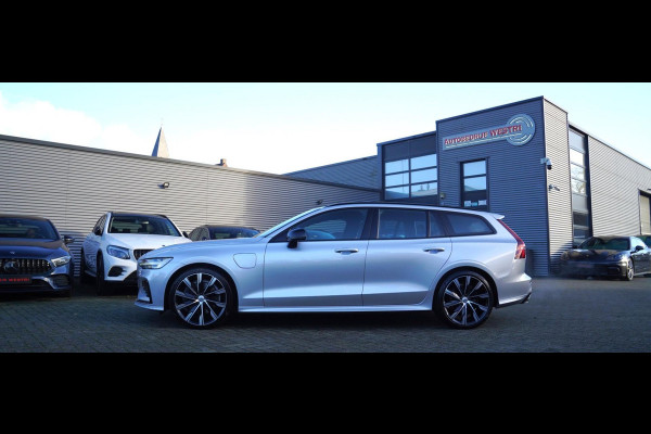 Volvo V60 2.0 T8 Twin Engine AWD | R-Design Binnen+buiten | Bowers&Wilkins | incl BTW | 360 camera | Stuurwielverwarming | Headup