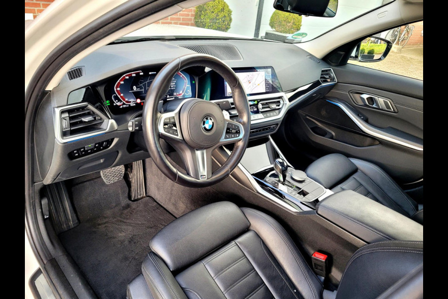 BMW 3-serie 330e Sport Line, M-stuur, VIrtual cockpit, HIFI, Leer, DAB (1e eig. NL-auto met NAP