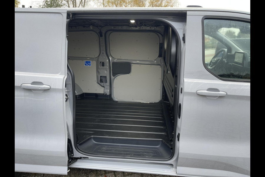 Ford Transit Custom 320 2.0 TDCI L2H1 Limited SCI 136 pk Automaat | Handmatige regeneratie roetfilter, Verwarmbare passagiersstoel (8-weg verstelbaar ) | Trekhaak  Navigatie systeem | AGM accu