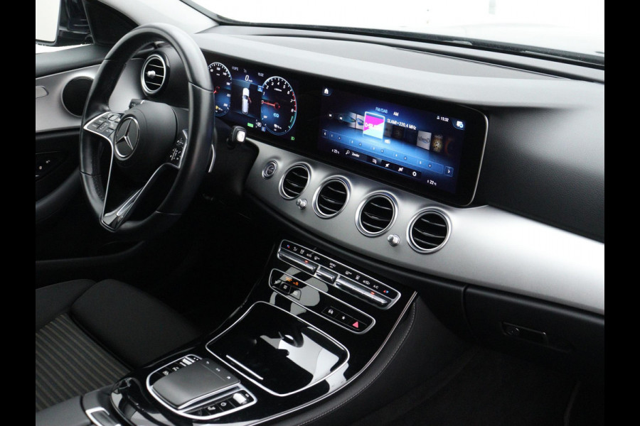 Mercedes-Benz E-Klasse Estate 300 e Plug-In Hybrid Exclusive Line FULL-LED TREKHAAK CARPLAY