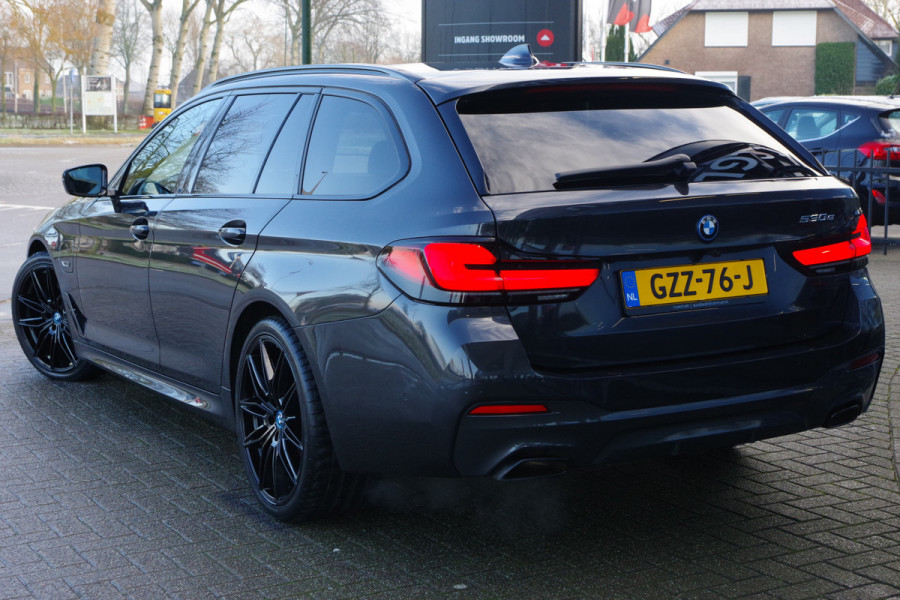 BMW 5 Serie Touring 530e 293 PK M-Sport Business Edition Plus, Panoramadak, Elek. Trekhaak, Leder, Head-Up